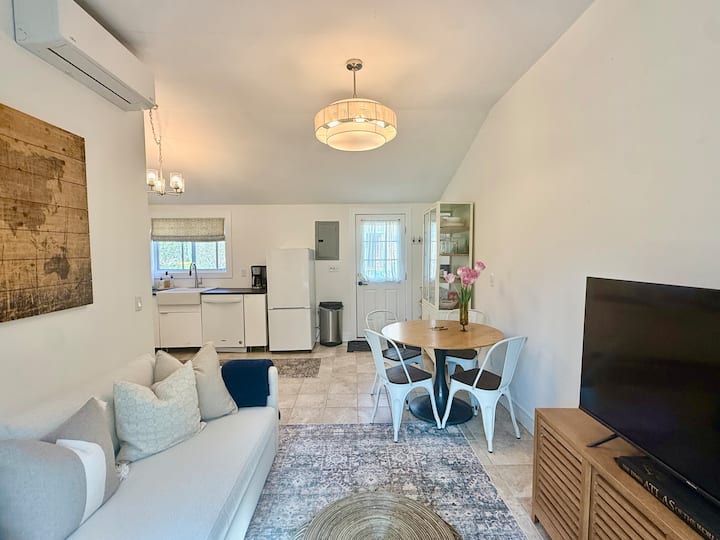 Hamptons Two Bedroom Cottage - The Hamptons, NY