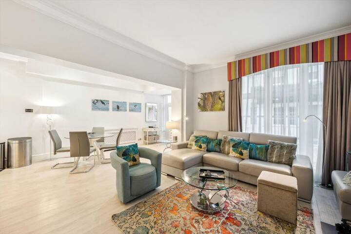 Luxury, Quiet Mews House, South Kensington SW7 gallery image 2