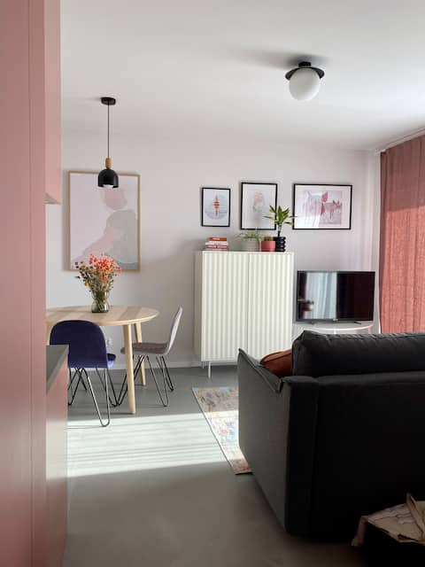Successful Airbnb property: Studio | Balcony | Elevator. Gym&pool in building in Gumieńce