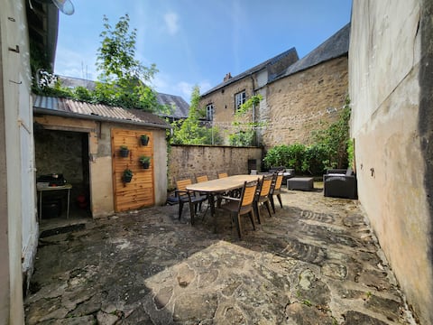 Townhouse with exterior courtyard in village