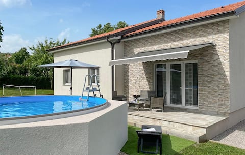 Top Airbnb: Gorgeous home in Kastav with WiFi in Mjesni Odbor Srdoči
