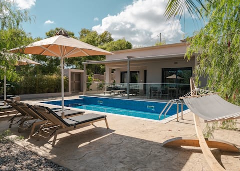 Amelia Residence | Private Pool Garden View 125 m²