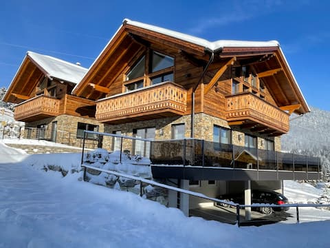 Gemstone Holiday Lodge