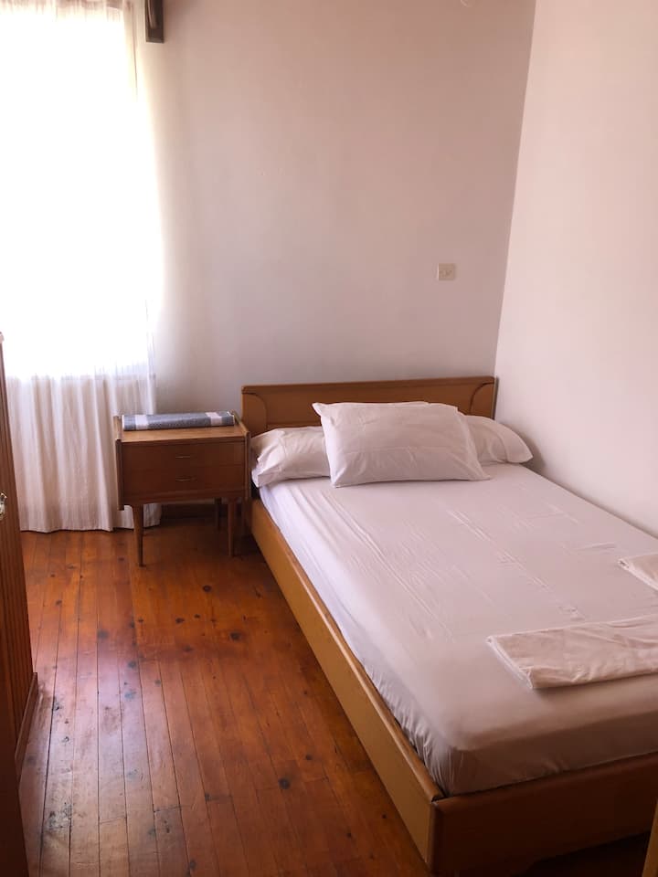 غرفة النوم 2