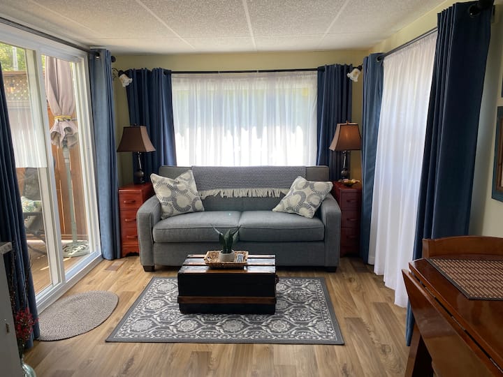 Cozy Waterfront Home Perfect For A Couples Getaway - Cape Breton Island