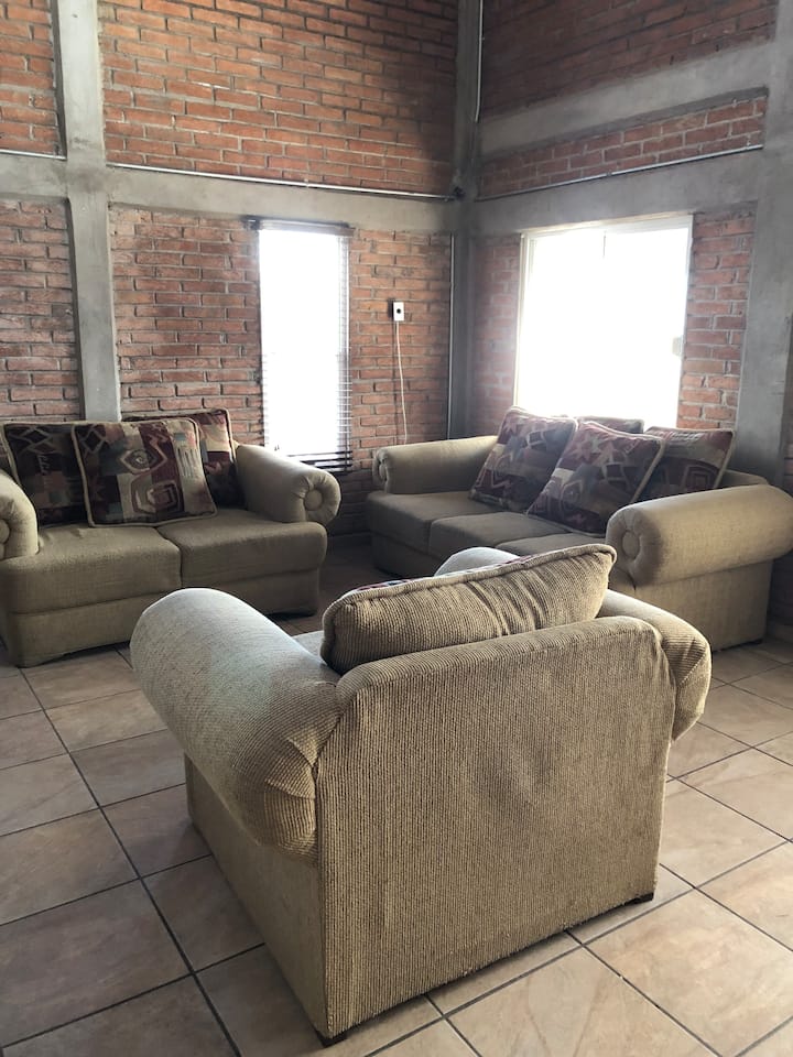Casa Tipo Granja Con Alberca - Chihuahua