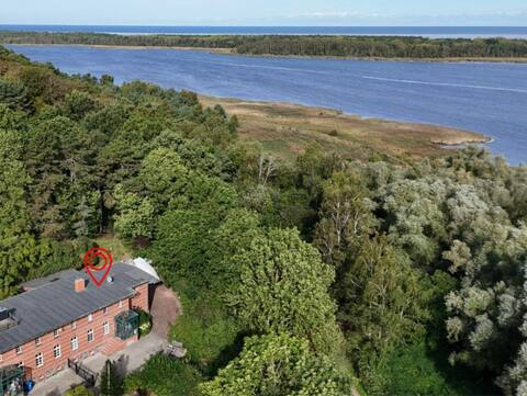 Lovingly renovated pilot house right on the water