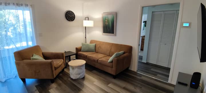 Charming Residence With 2 Bedrooms And Garden - Palm Harbor, FL