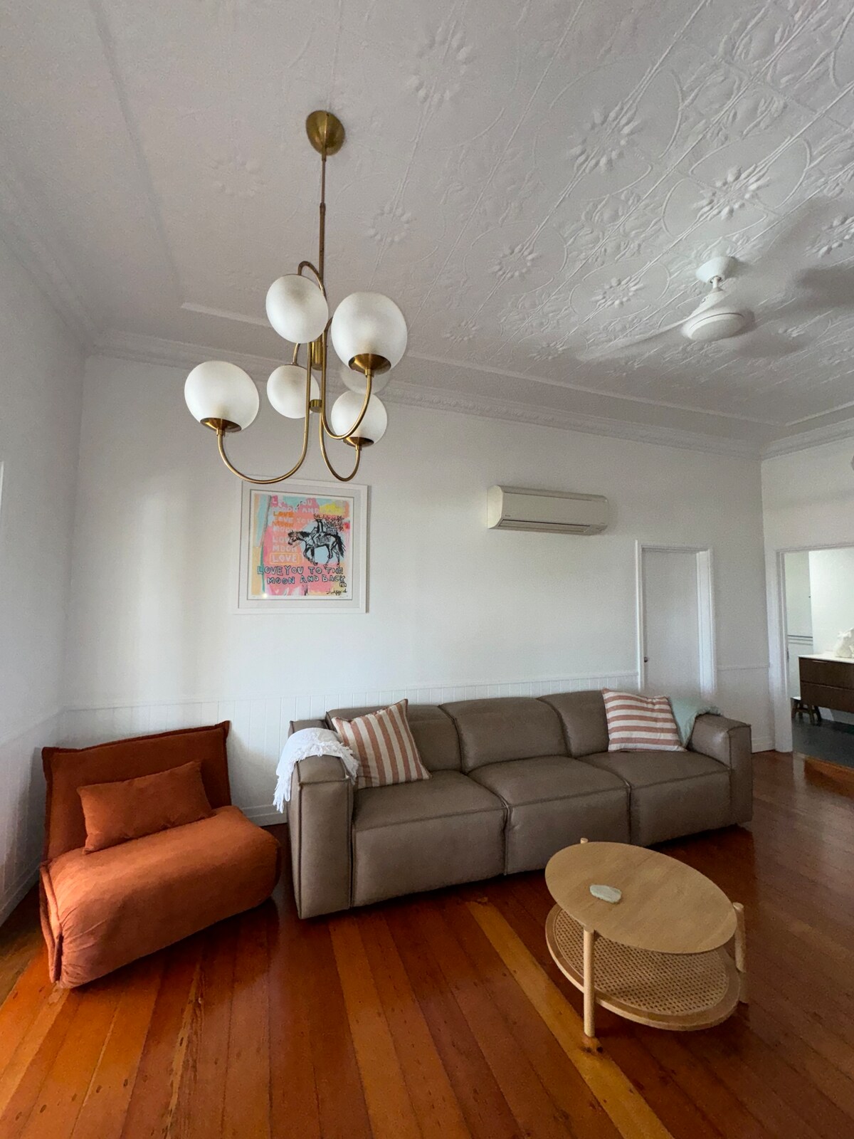 Top performing Airbnb: House on the hill - sea views & 2 mins to Strand in North Ward