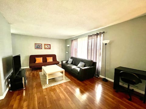 1 Entire 2-bedrm townhouse, with kitchen &laundry