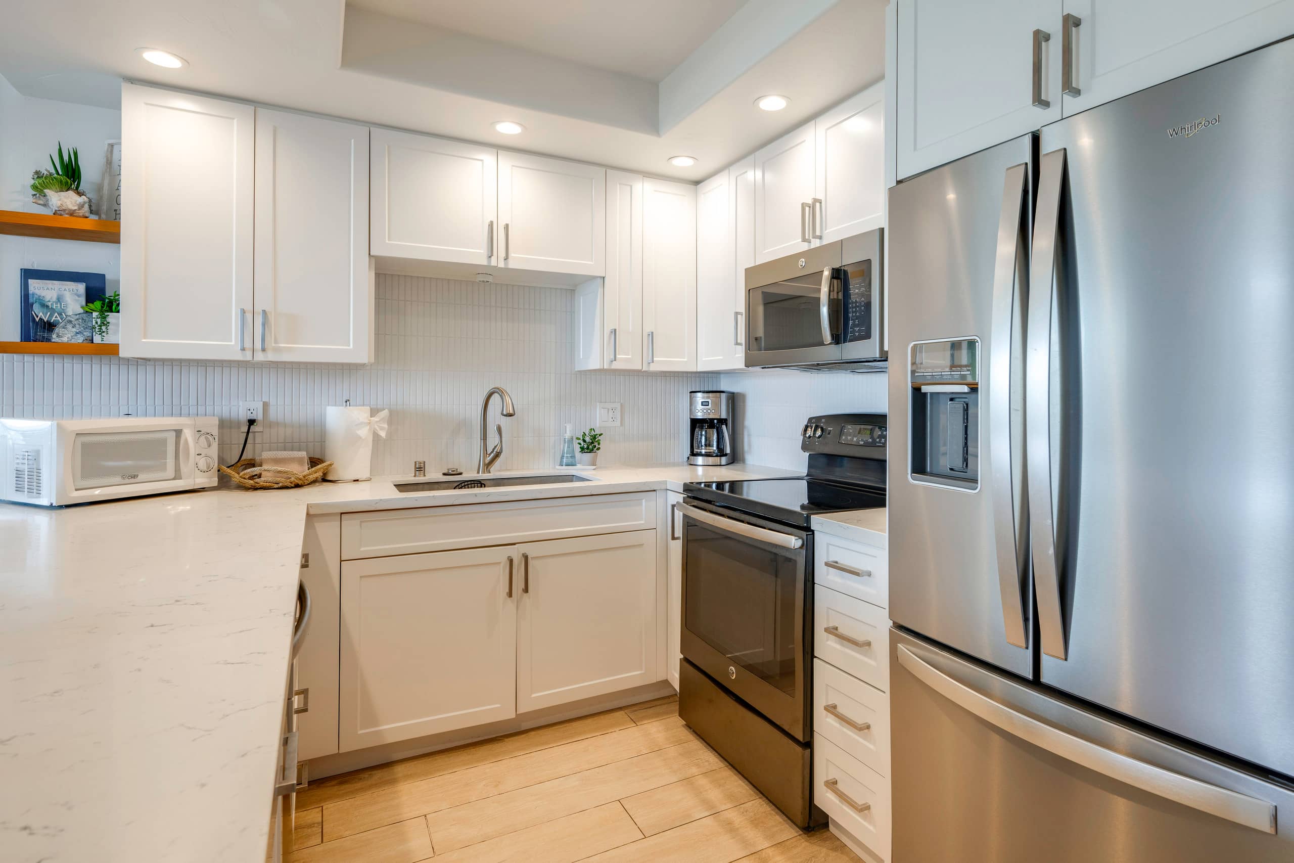 Condo in Lahaina · ★4.92 · 2 bedrooms · 4 beds · 2 baths - Image 8