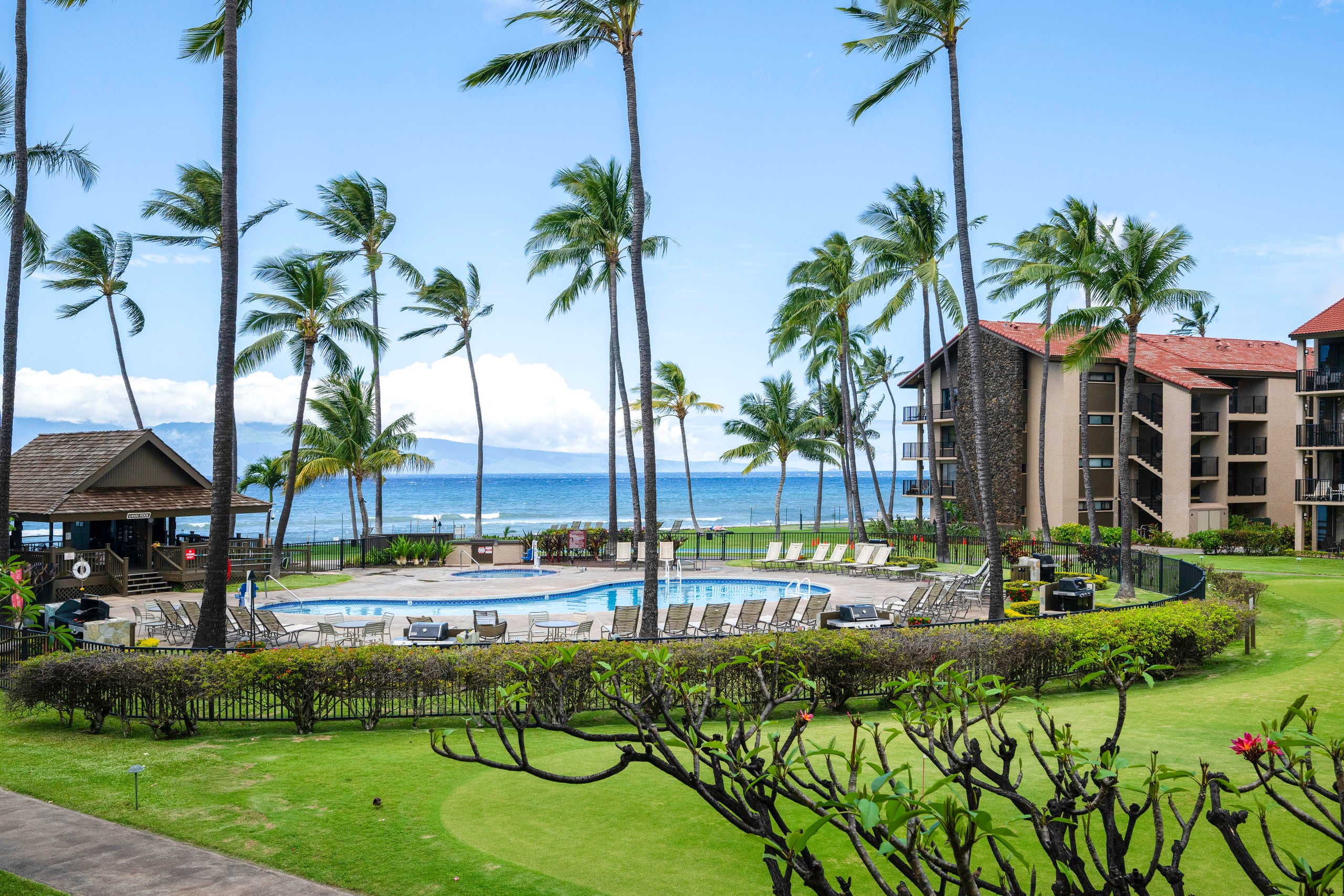 Condo in Lahaina · ★4.92 · 2 bedrooms · 4 beds · 2 baths - Image 1