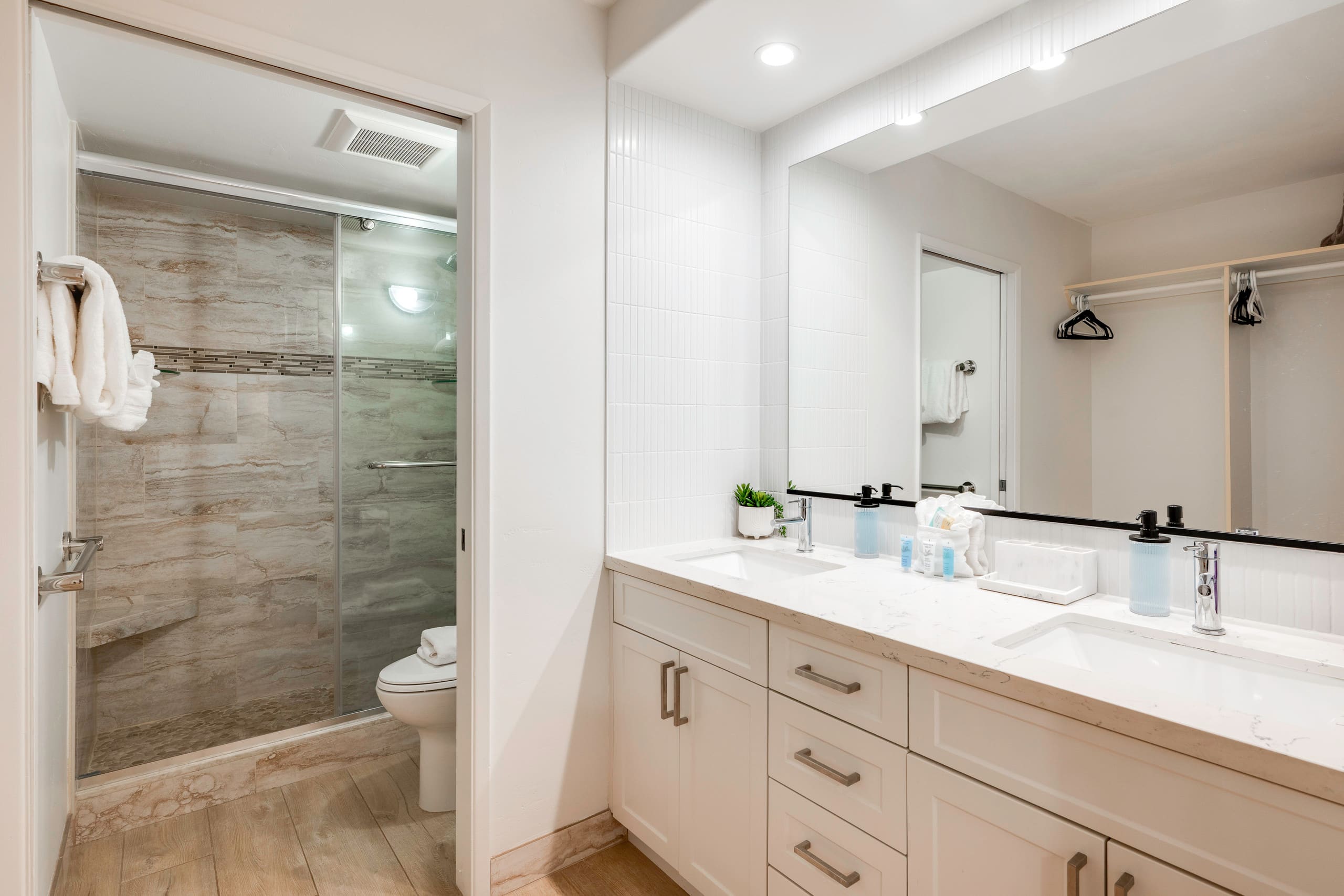 Condo in Lahaina · ★4.92 · 2 bedrooms · 4 beds · 2 baths - Image 16