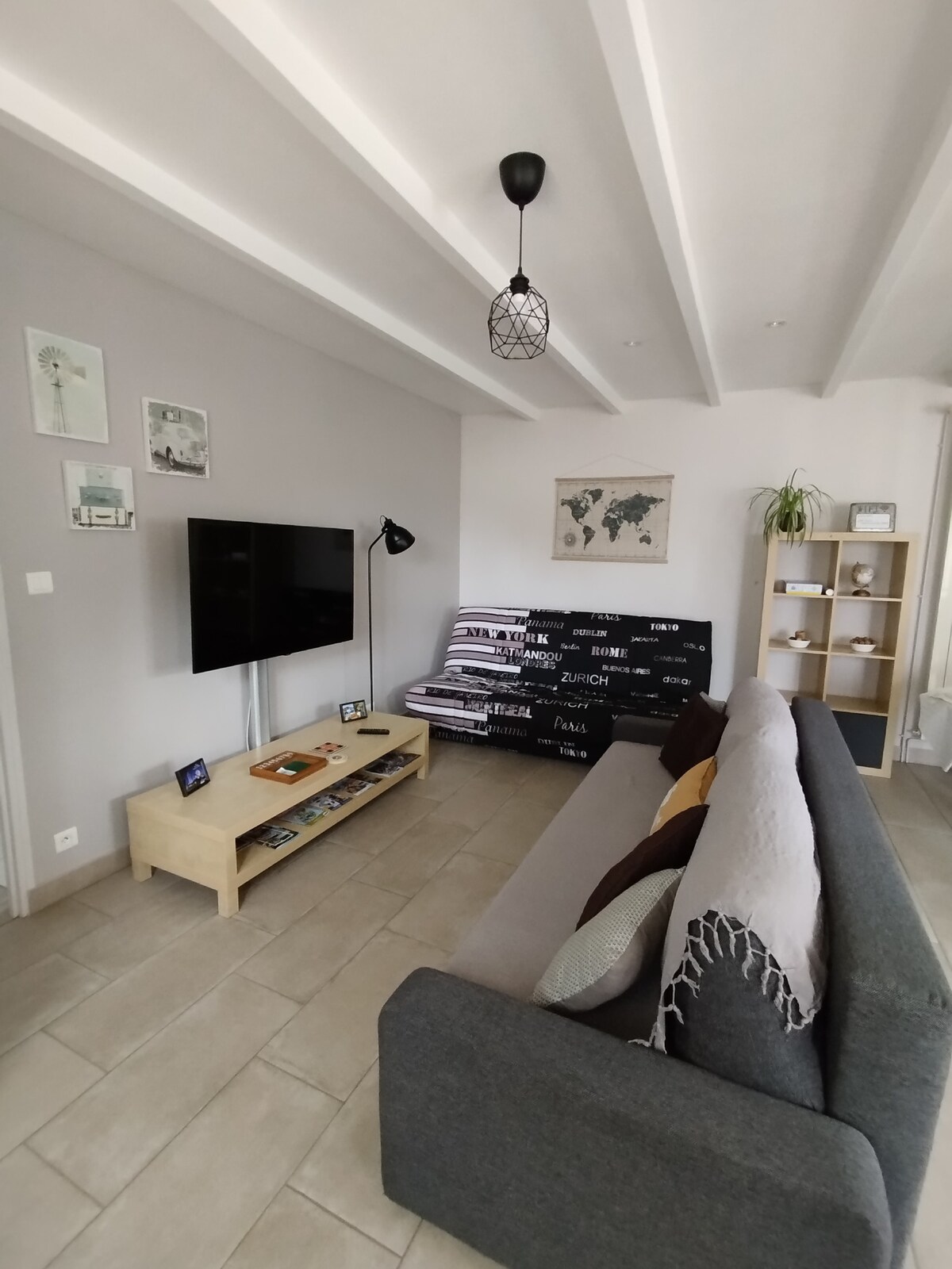 Top Airbnb: Stopover in Vienna: 2-bedroom cottage, Futuroscope/Poitiers. in Archidiocèse De Poitiers