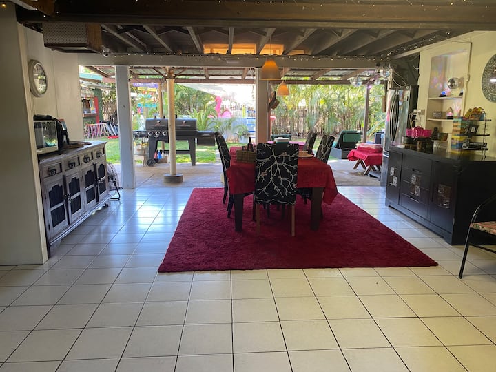 Tropical Oasis In North Queensland - Vincent