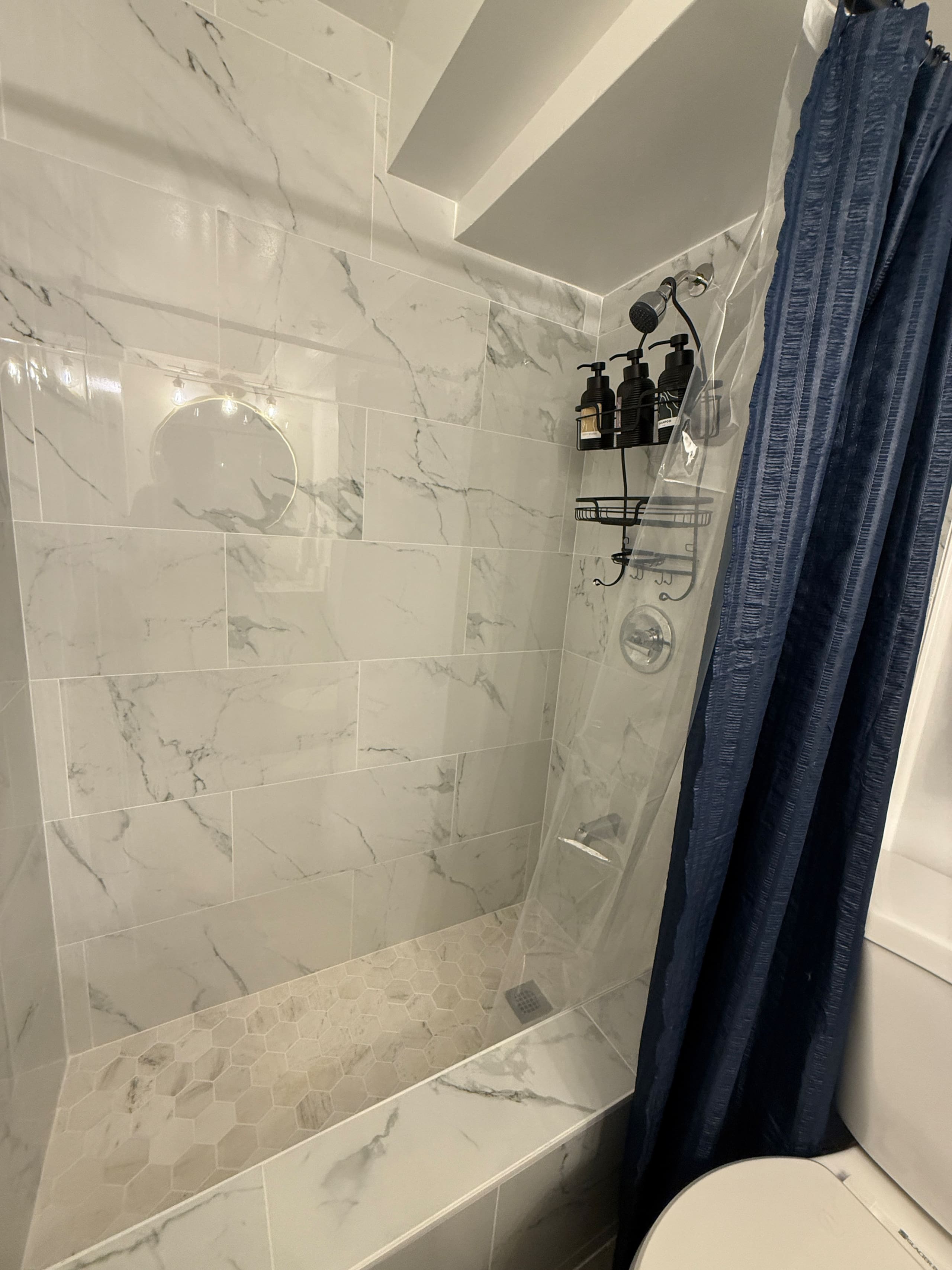 Condo in Honolulu · ★4.74 · Studio · 2 beds · 1 private bath - Image 24