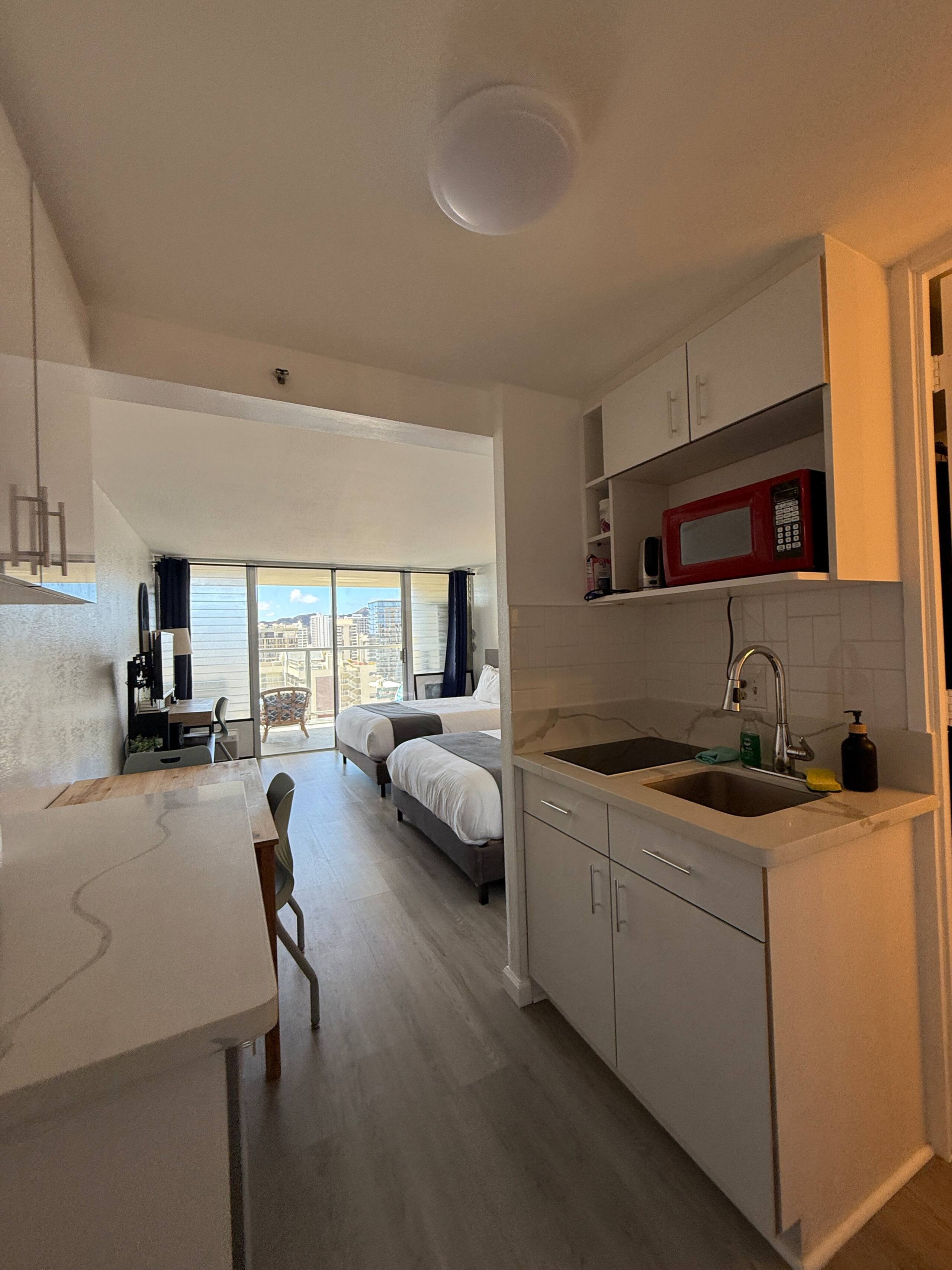 Condo in Honolulu · ★4.74 · Studio · 2 beds · 1 private bath - Image 26