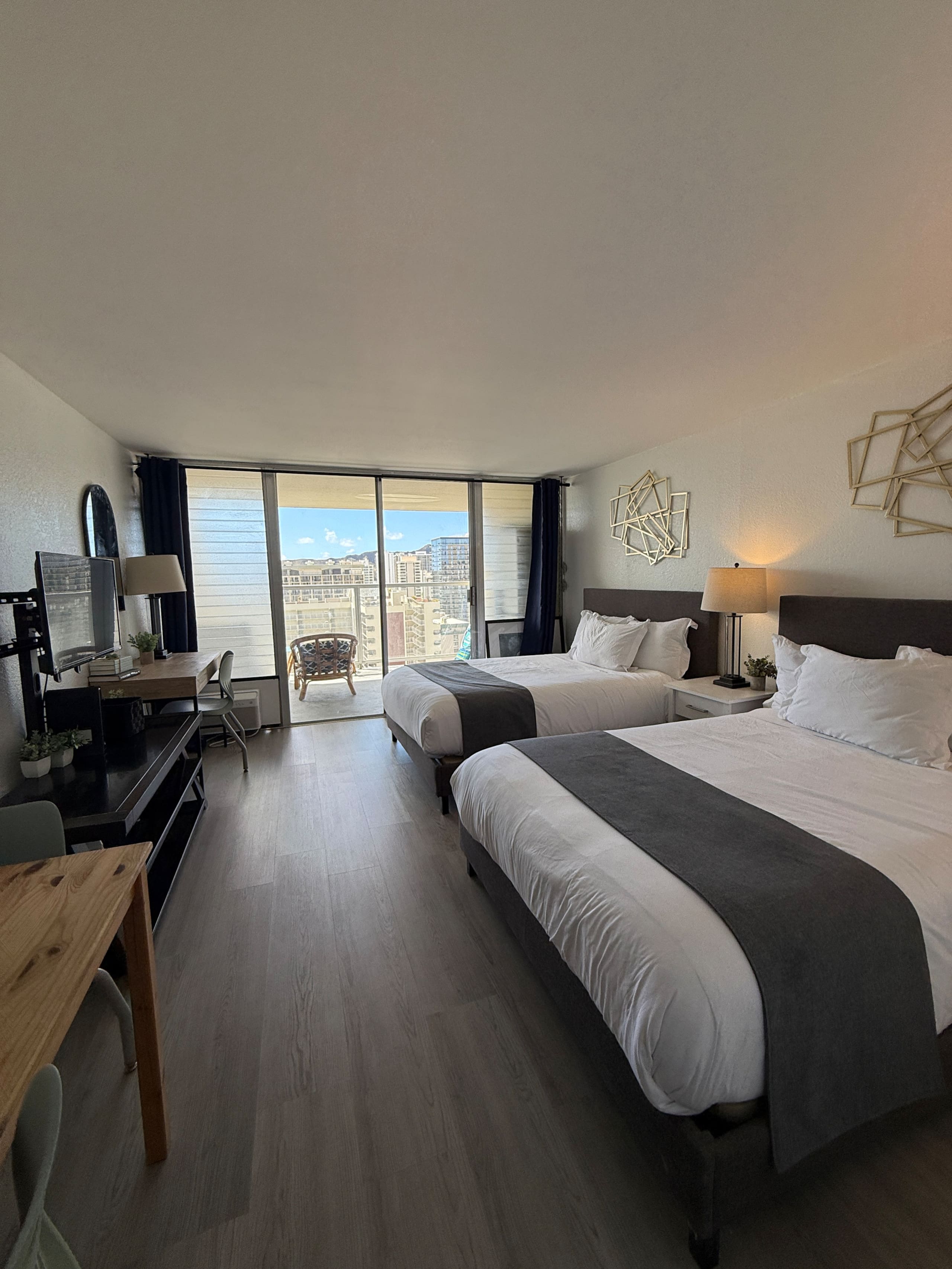 Condo in Honolulu · ★4.74 · Studio · 2 beds · 1 private bath - Image 31