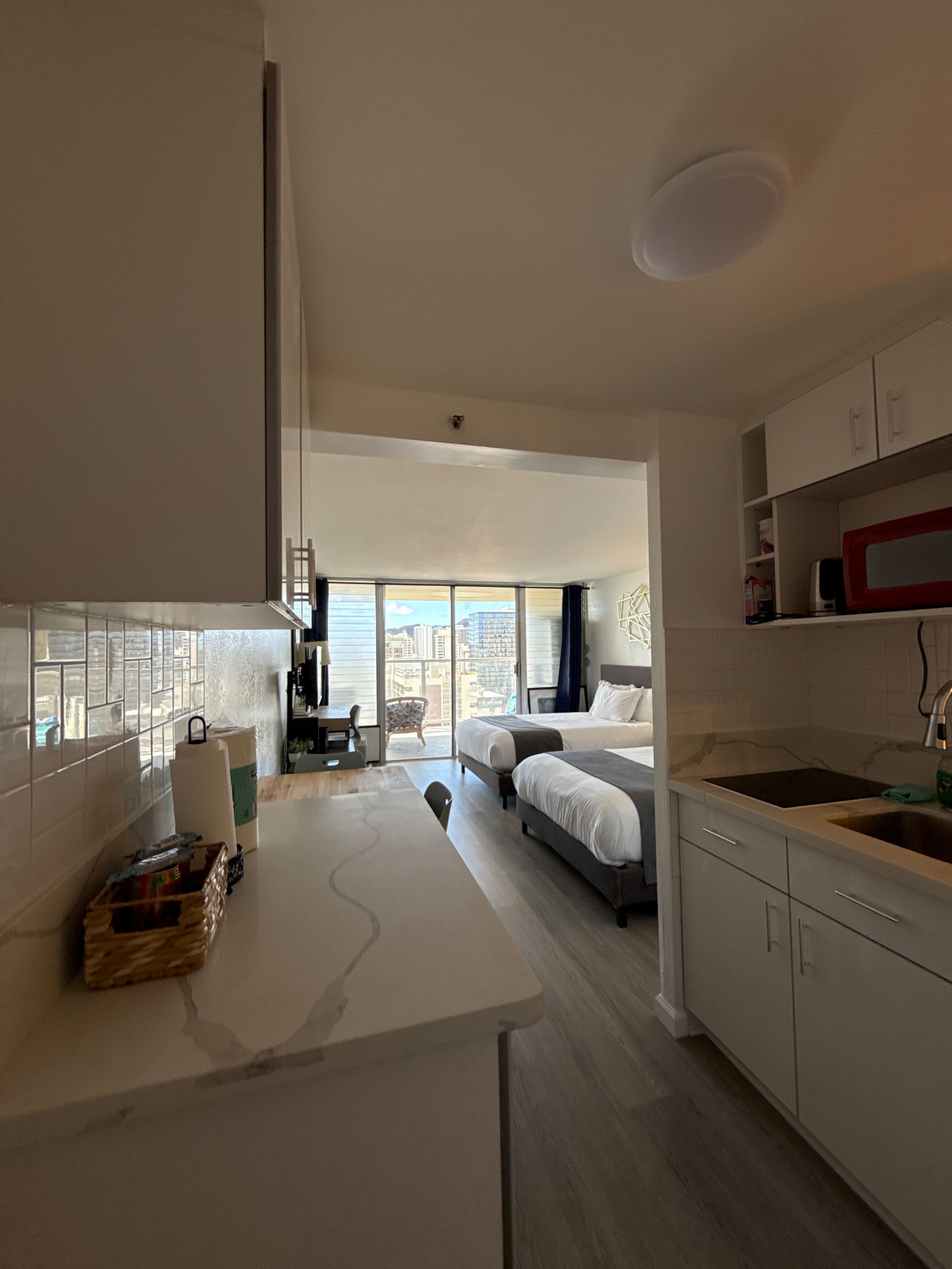 Condo in Honolulu · ★4.74 · Studio · 2 beds · 1 private bath - Image 27