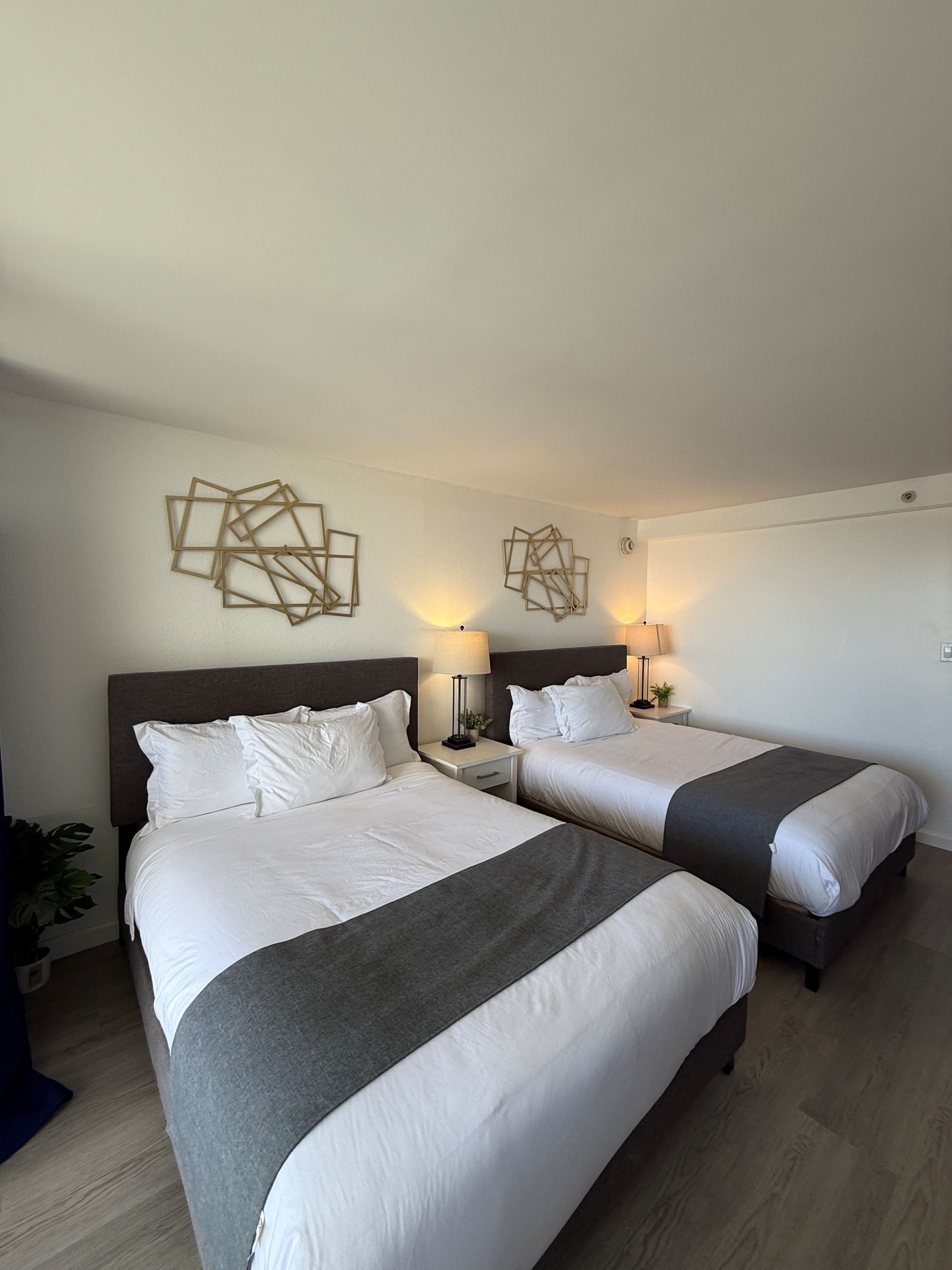 Condo in Honolulu · ★4.74 · Studio · 2 beds · 1 private bath - Image 22