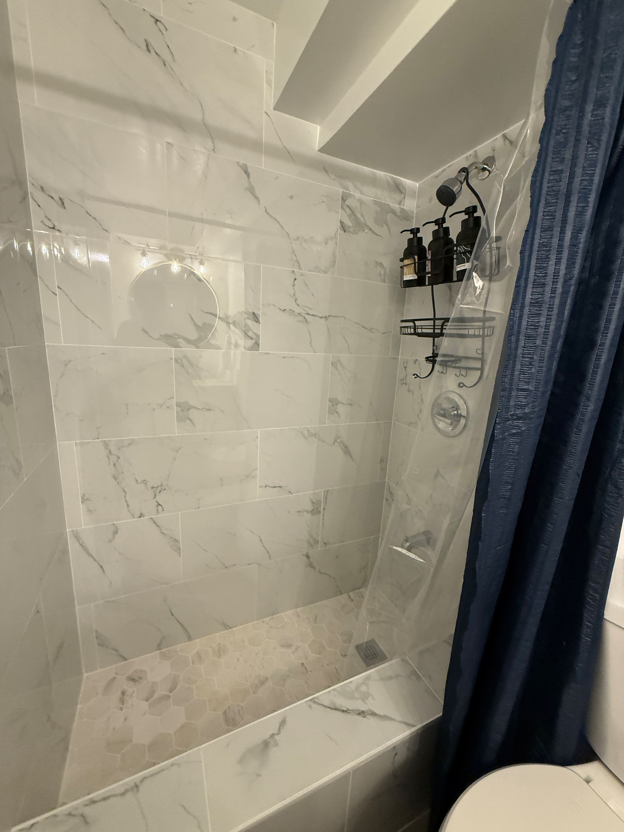 Condo in Honolulu · ★4.74 · Studio · 2 beds · 1 private bath - Image 6
