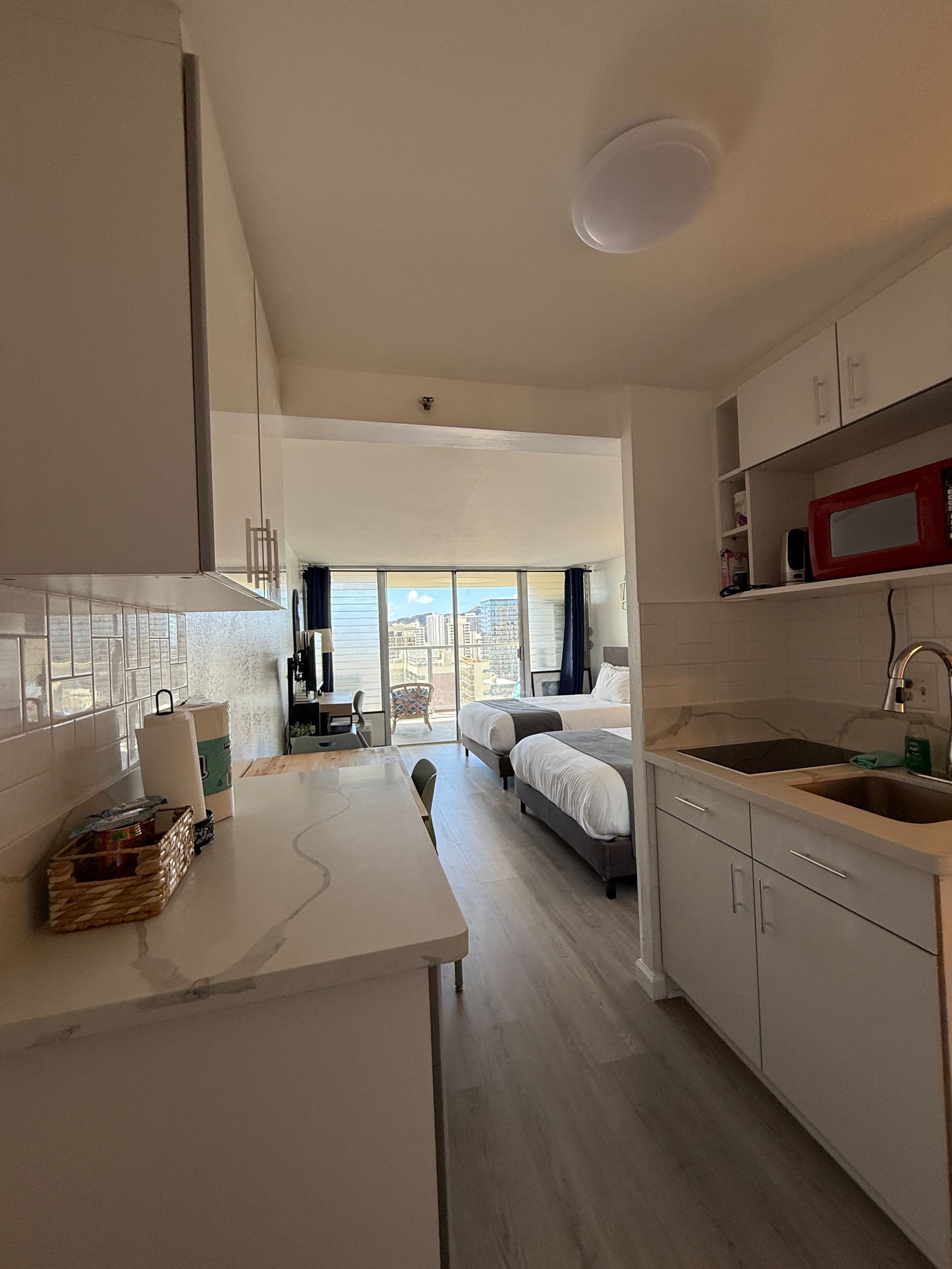 Condo in Honolulu · ★4.74 · Studio · 2 beds · 1 private bath - Image 25