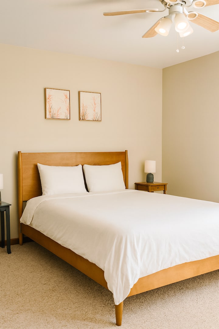 Queen bed.