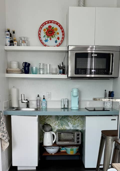 Popular Airbnb listing: Beautiful poolside studio in Sarasota