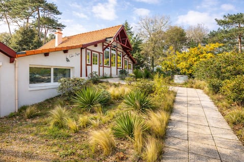 Bright House 800 m from the Beach • Large Garden