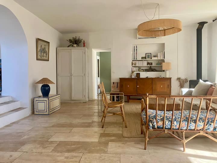 Bâtisse Provençale Avec Piscine - Allauch