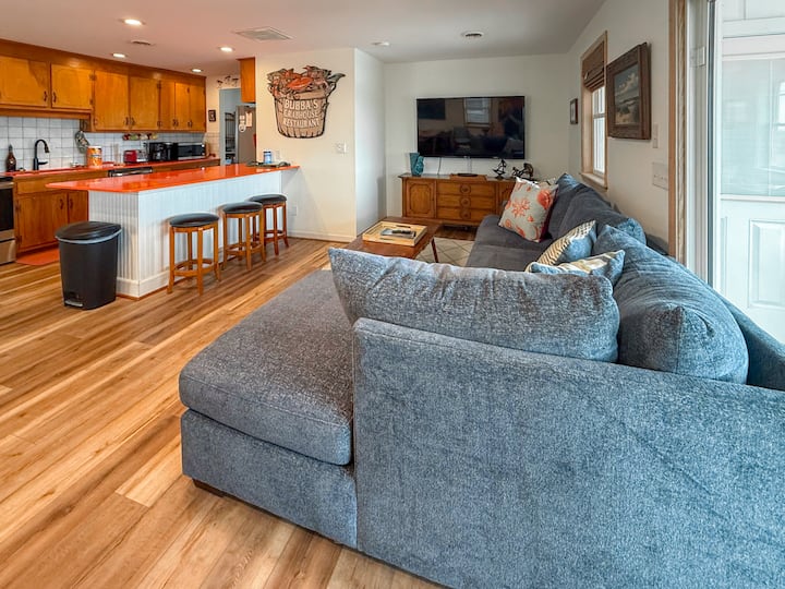 Wolcottage Oceanview - Semi-oceanfront, Pets Ok! - Kitty Hawk, NC