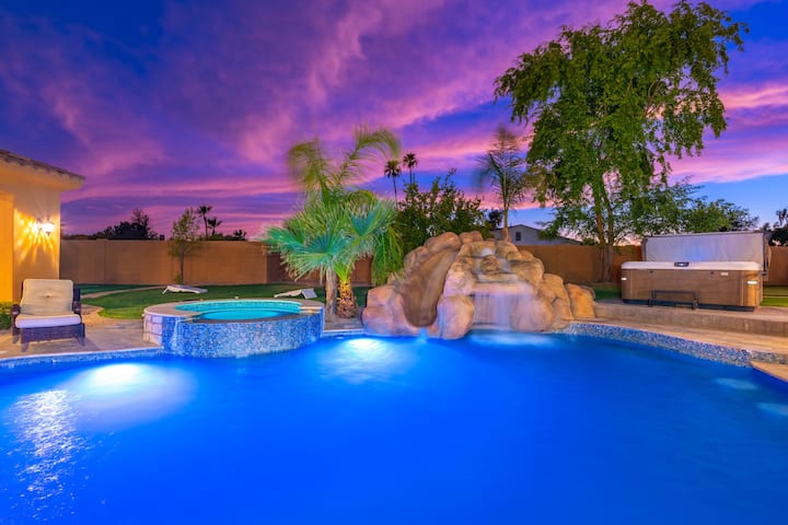 Million $ Desert Dream + Waterslide + Pickleball Court + Golf