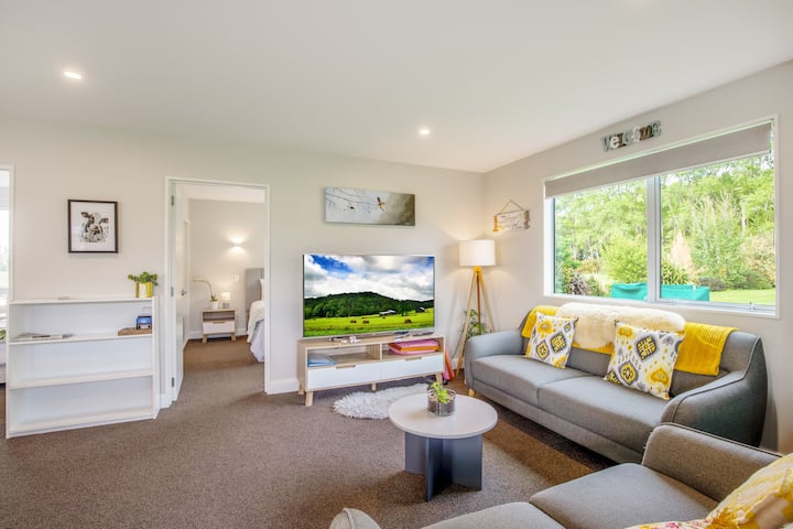Country Quiet - Ground Floor - West Coast