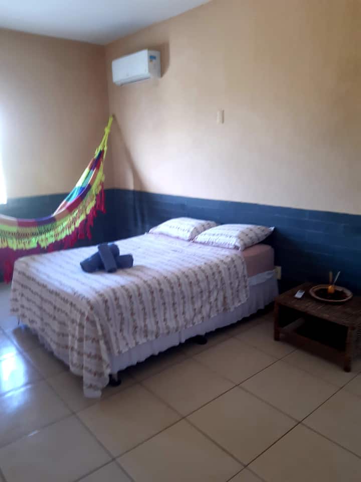 ¡Habitación C con 1 cama doble!
¡Solo con aire acondicionado en esta suite!