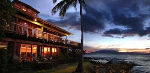 Oceanfront Turtle Cove Maui Pole House Estate