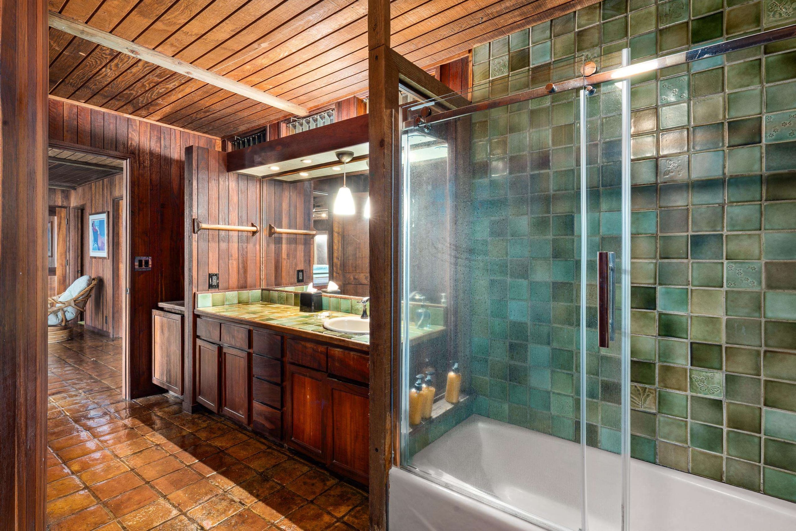 Home in Lahaina · ★4.83 · 5 bedrooms · 5 beds · 4 baths - Image 5