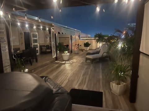 Tropical, Jacuzzi,5 min from Parque de las Ciencias