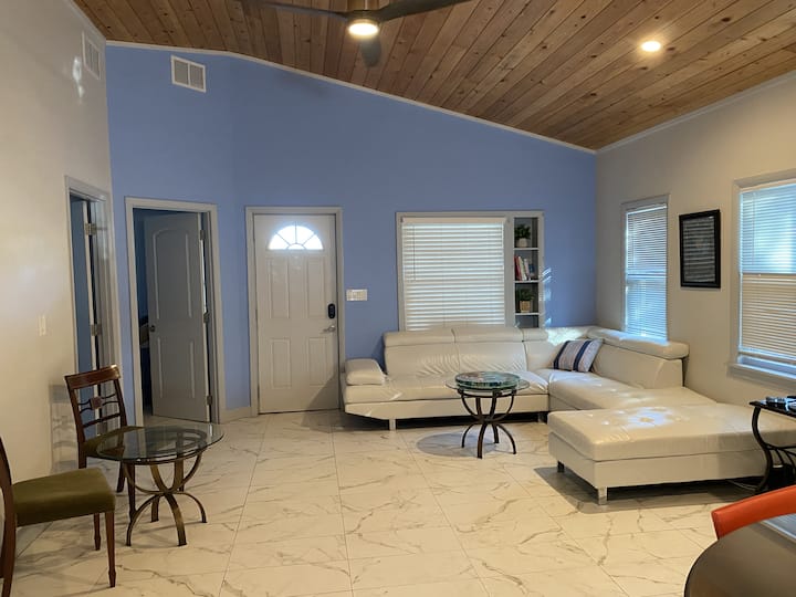Affordable Home In Downtown Clearwater, Florida. - Clearwater, FL