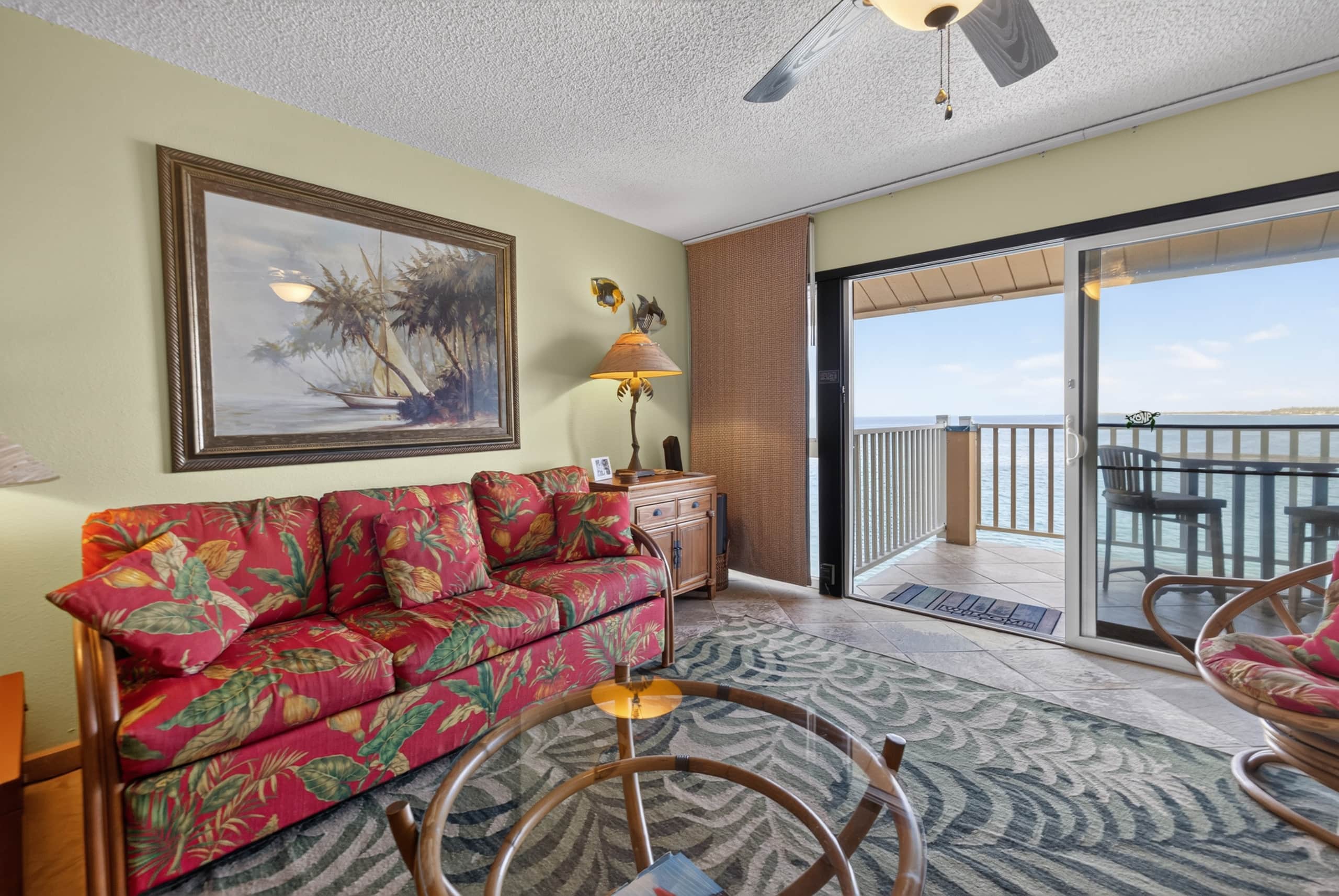 Condo in Kailua-Kona · ★4.98 · 1 bedroom · 4 beds · 1 bath - Image 3