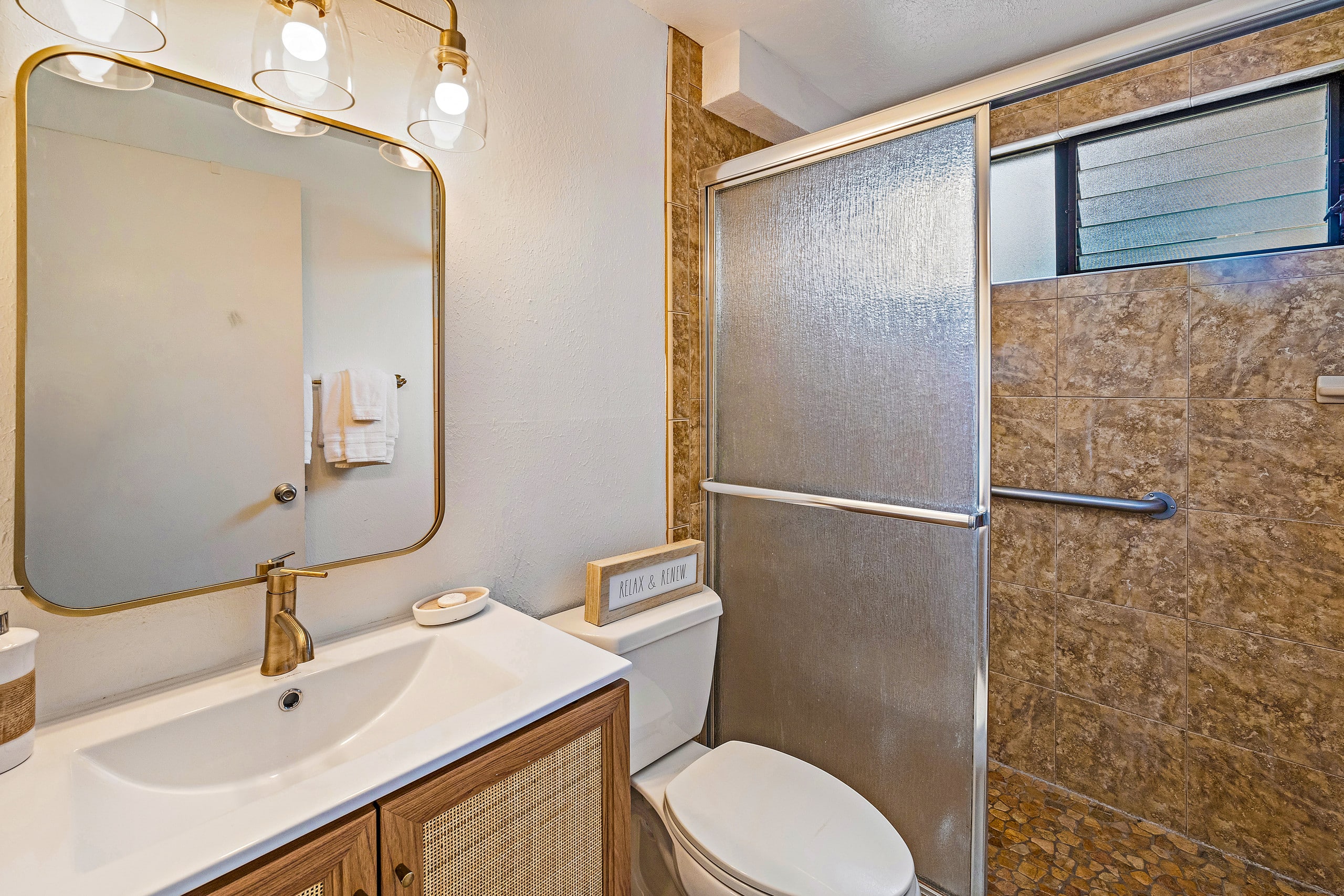 Condo in Wailuku · ★4.81 · 2 bedrooms · 4 beds · 2 private baths - Image 25