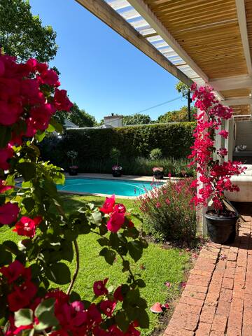 Charming family home in Upper Constantia gallery image 2