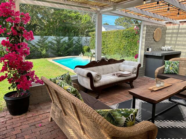 Charming family home in Upper Constantia gallery image 3