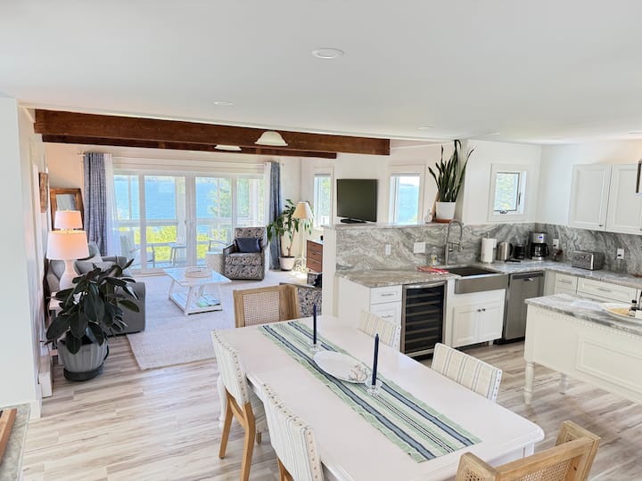 Oceanview Private Beach Cottage for 6, near Acadia