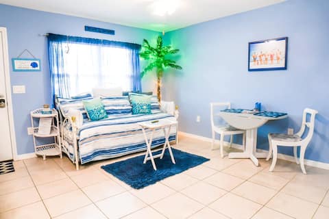 Top performing Airbnb: Beach Please *Across The Street From Public Access in Madeira Beach