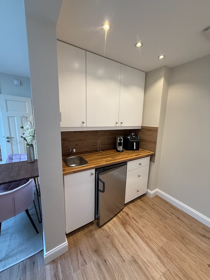Cozy Studio Near Stadium & Arena - Hamburg