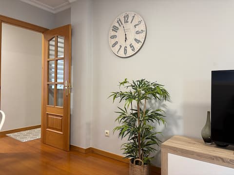 Anuncio de Airbnb popular: Os Hórreos Apartment in Combarro. en Poio