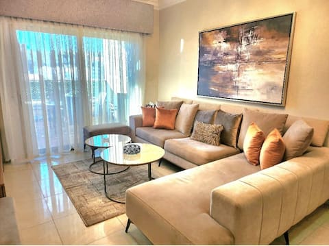 Beautiful & Modern 3 bedroom apartment