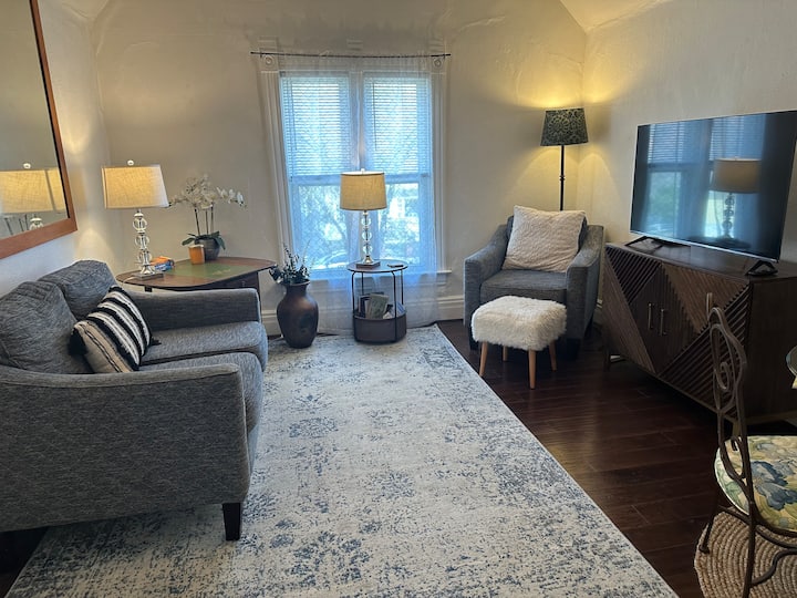 Downtown, Lone 1 Bdrm Upstairs Apartment - Livingston, MT
