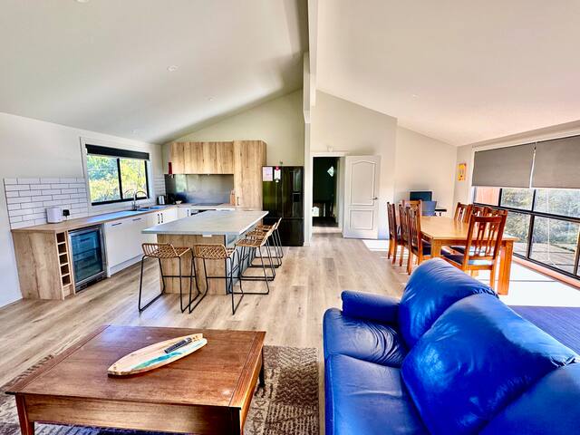 Jan Juc Surfcoast Retreat. Sleeps up to 14. Pets