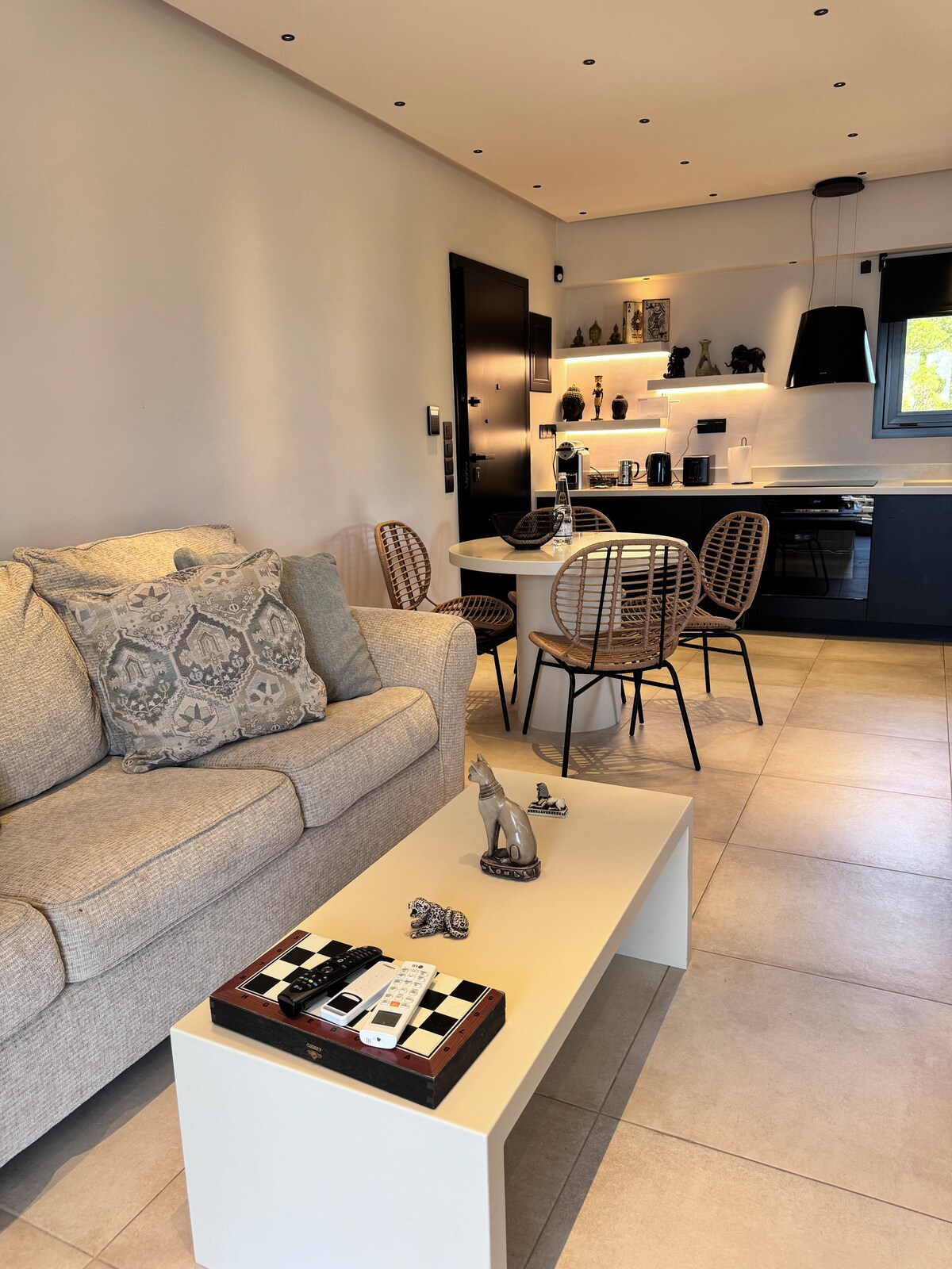 Aqua Vista Lagonisi Luxury Apartment 2 — Apartament — închiriere de vacanță cu vedere la mare în Lagonisi, Greece, Atena, Grecia — fotografia 4 a proprietății | Aqua Vista Rentals